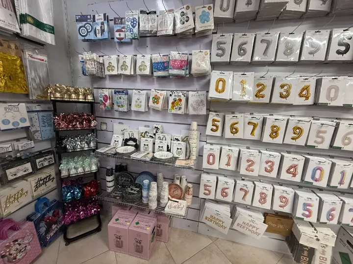 Birthday tableware and balloon accessories